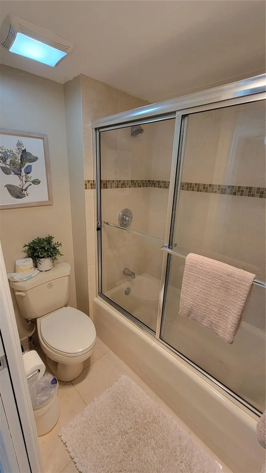 1801 Presidential Way, #D202
