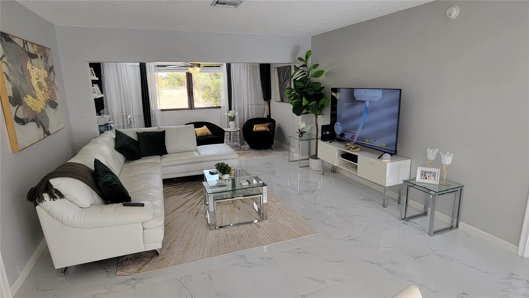 1801 Presidential Way, #D202