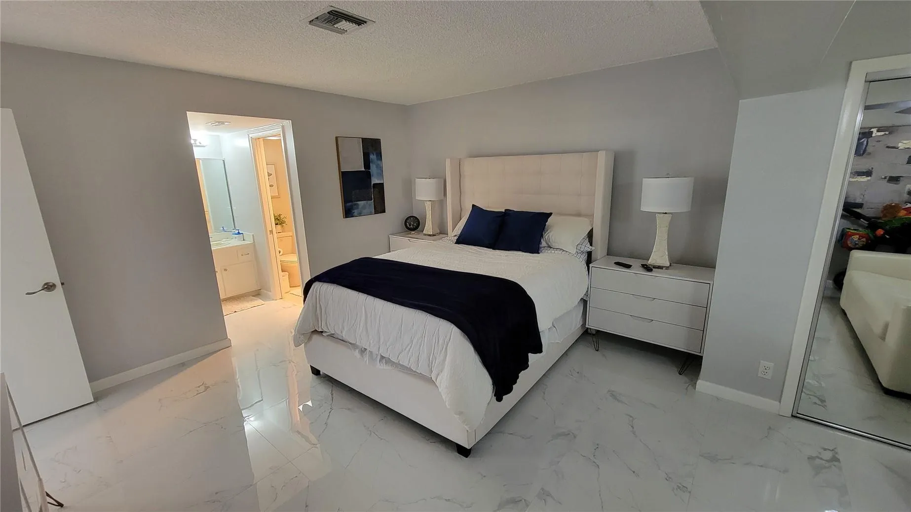 1801 Presidential Way, #D202