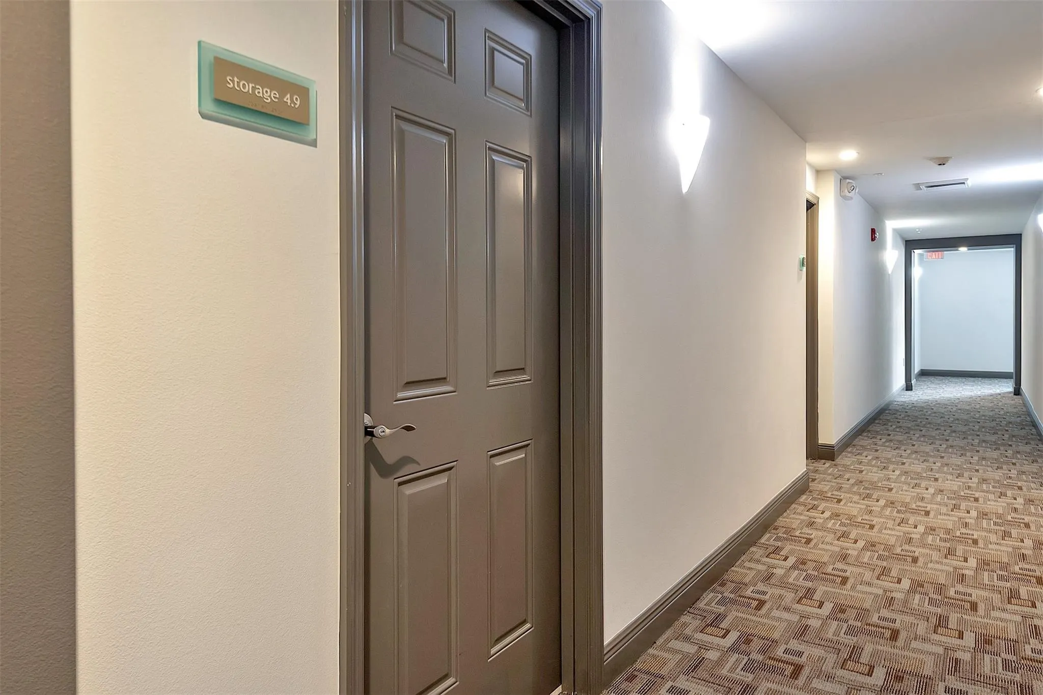 2421 NE 65th St, #402