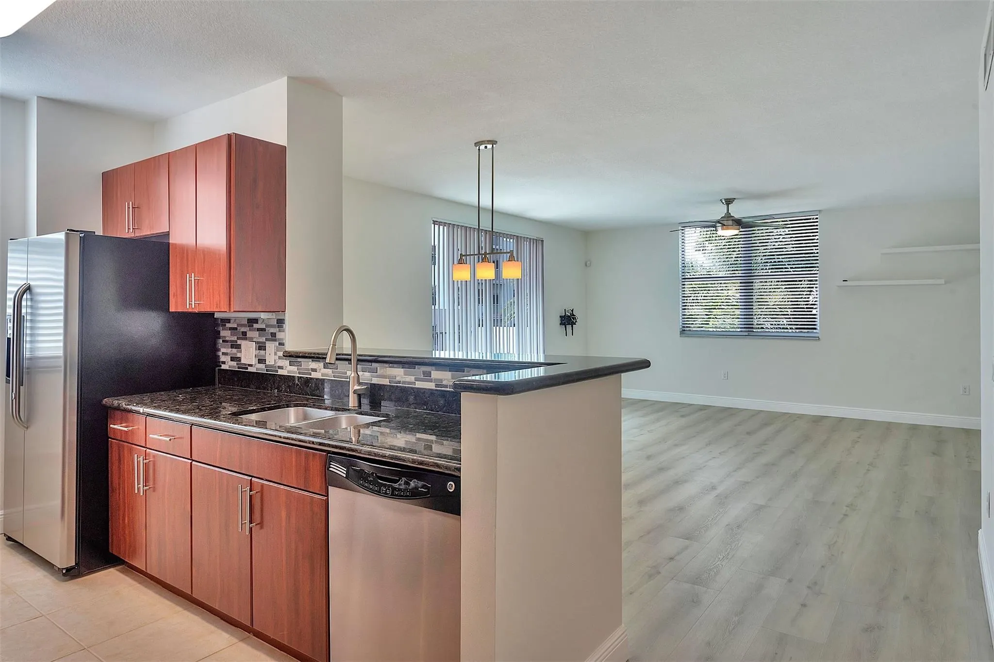 2421 NE 65th St, #402