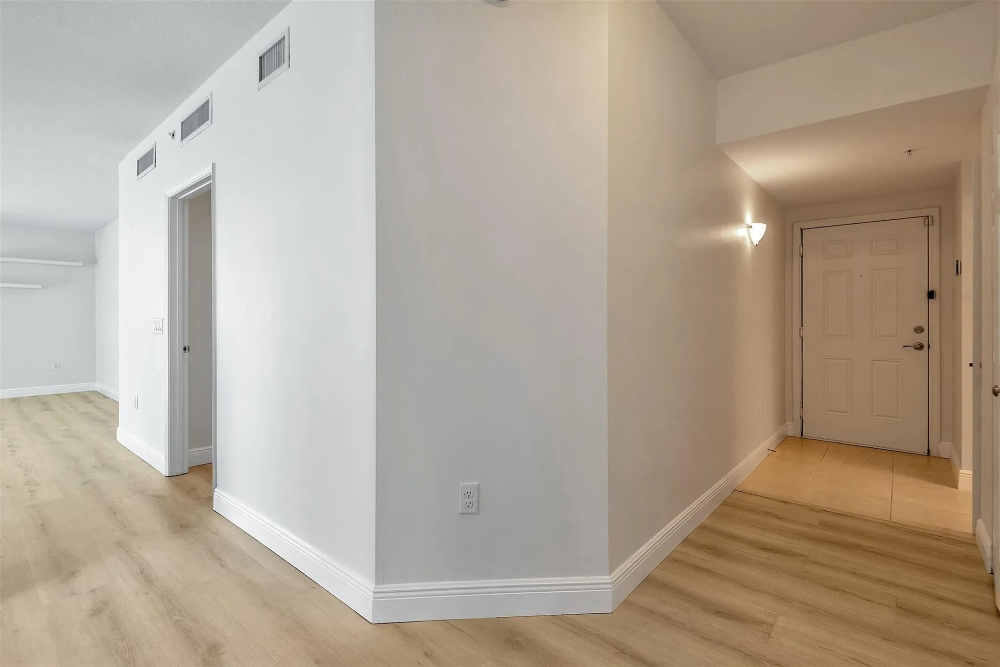 2421 NE 65th St, #402