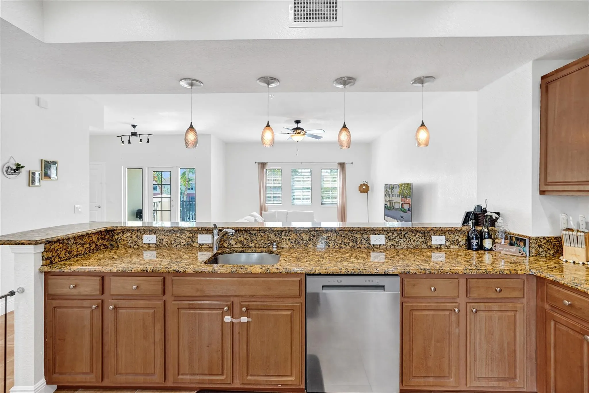 228 SW 6th Ct