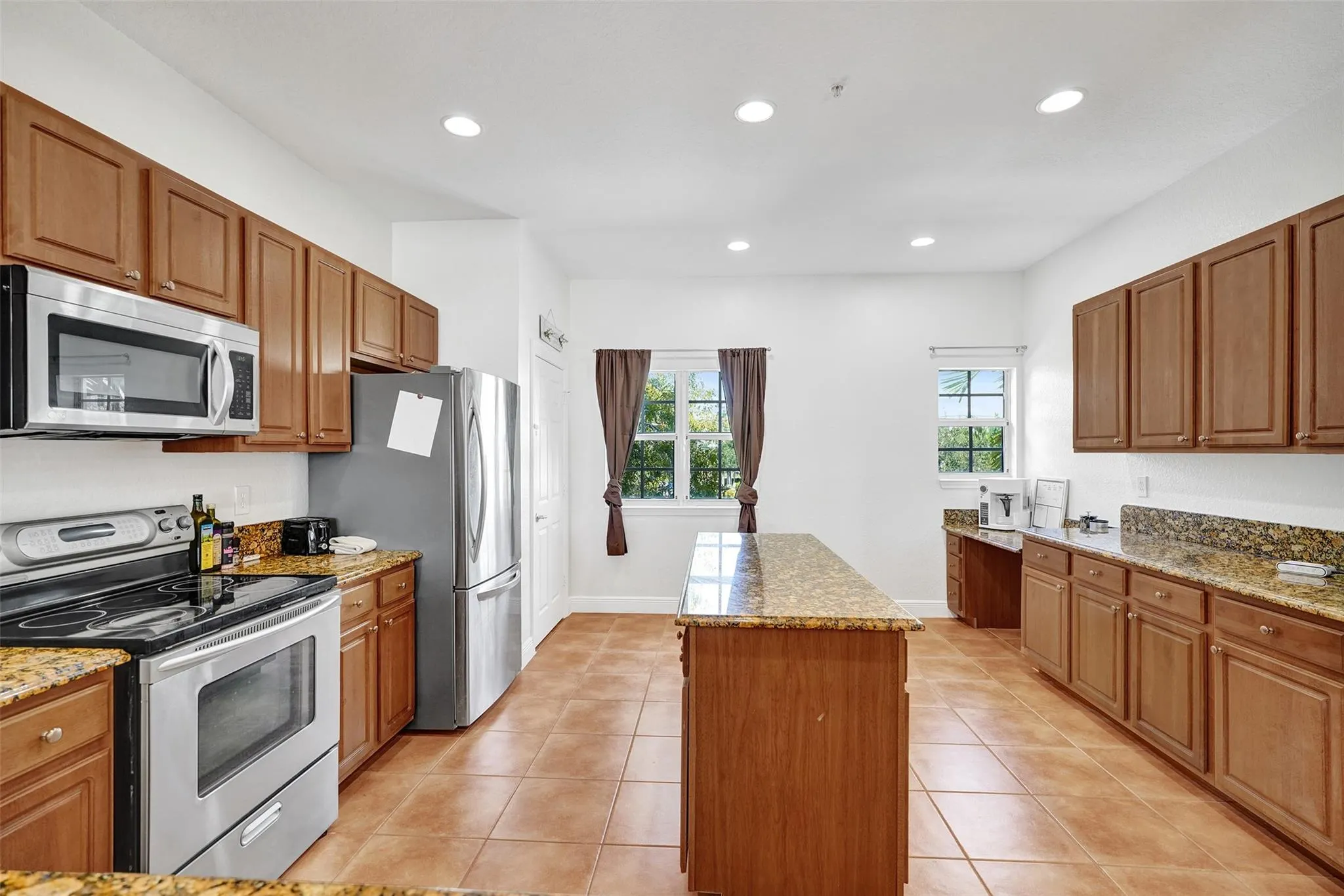 228 SW 6th Ct