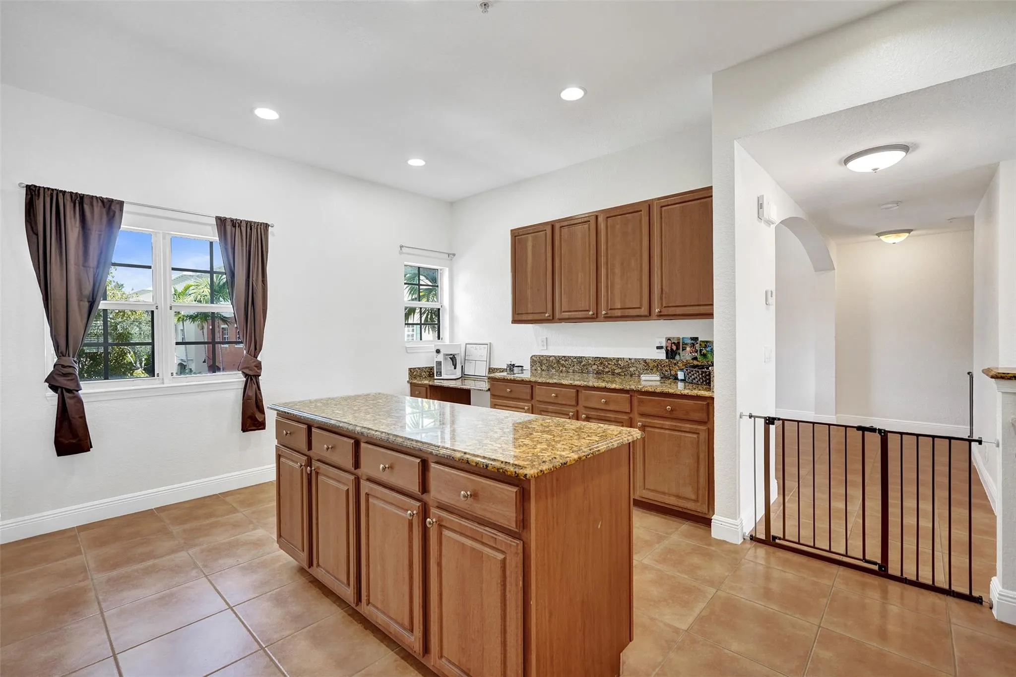 228 SW 6th Ct