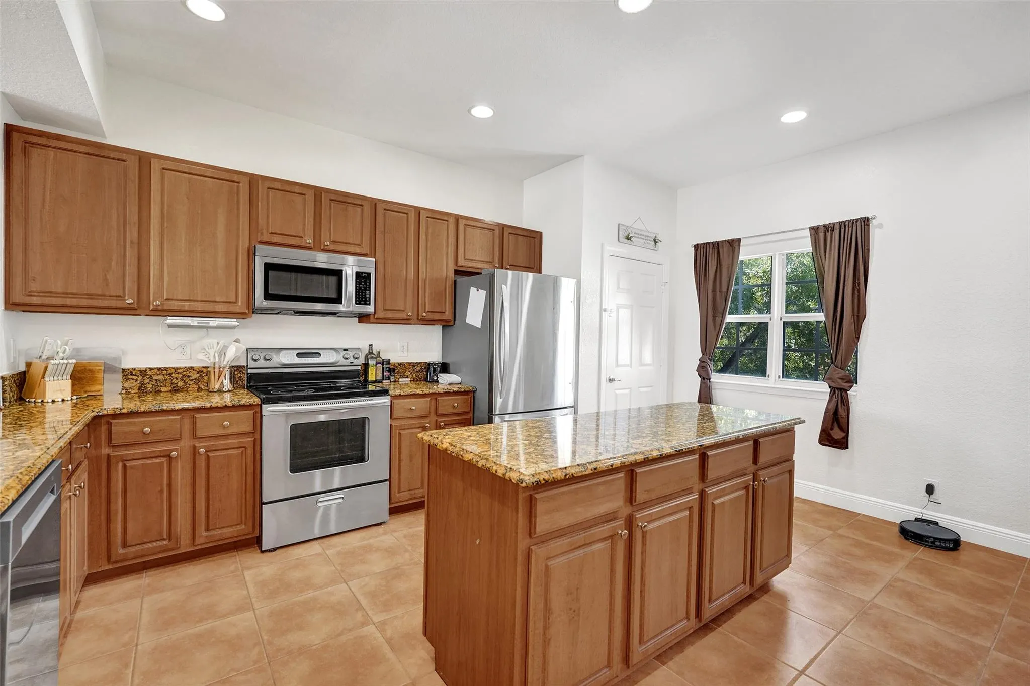 228 SW 6th Ct