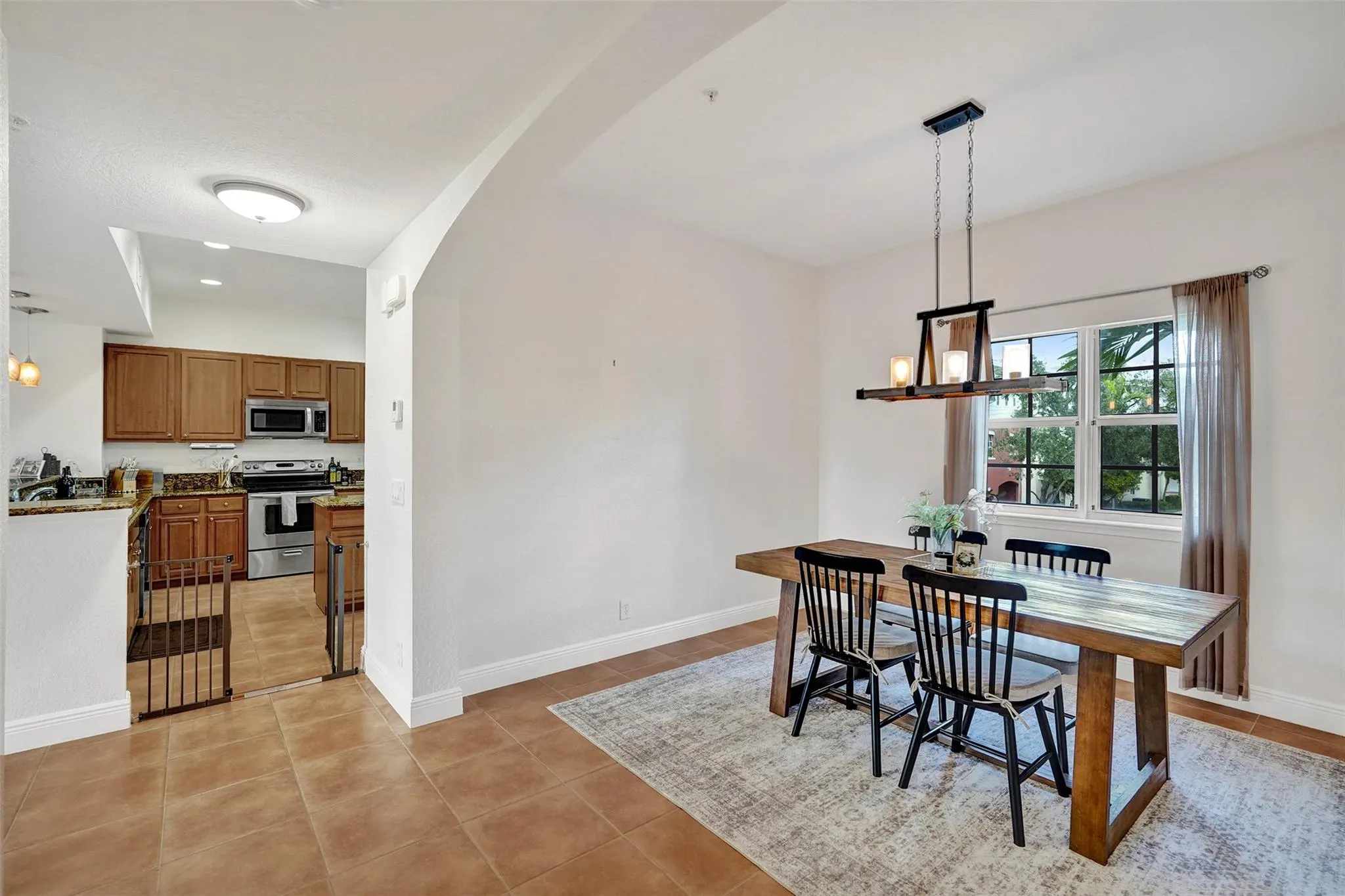 228 SW 6th Ct