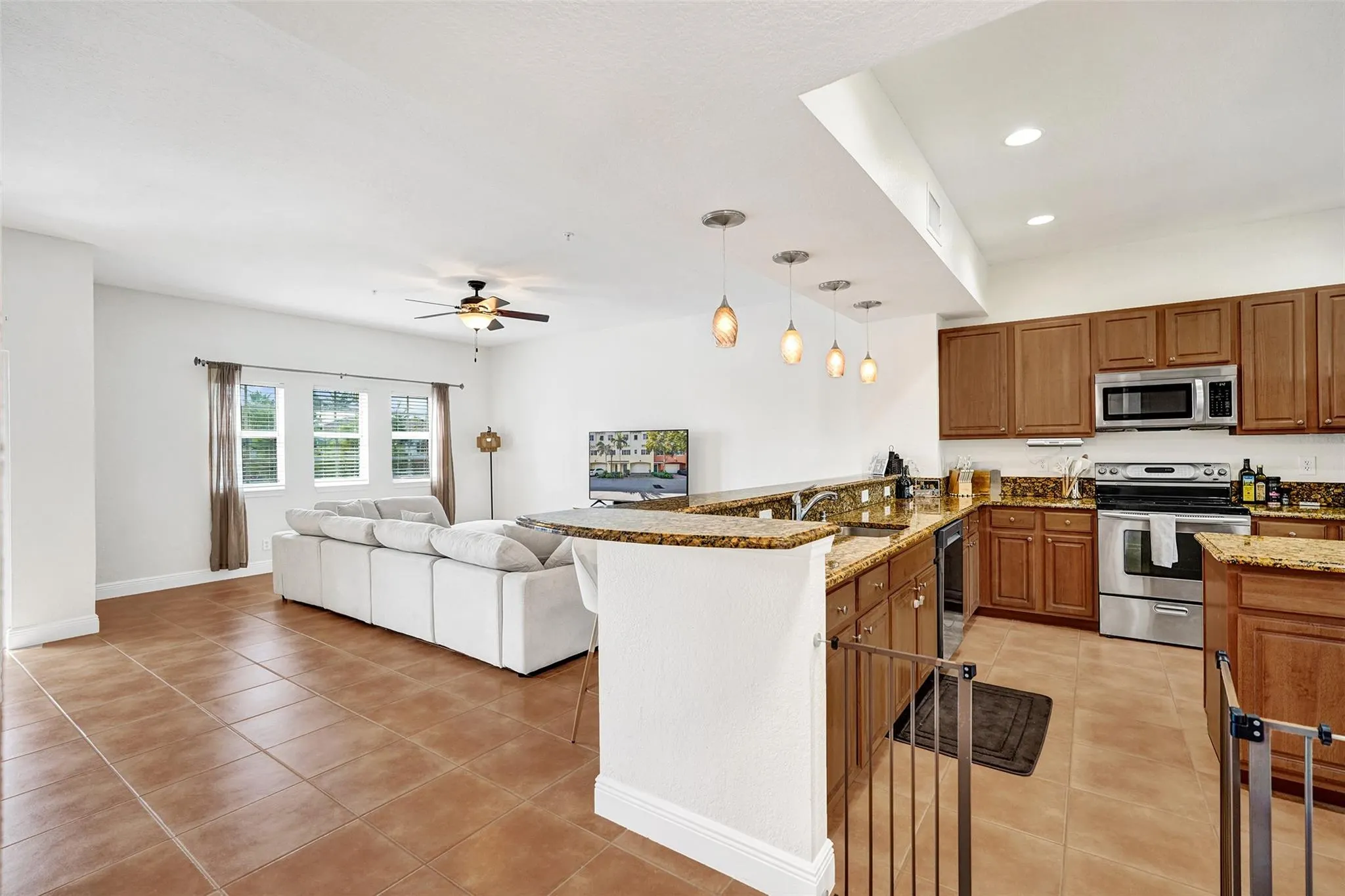 228 SW 6th Ct