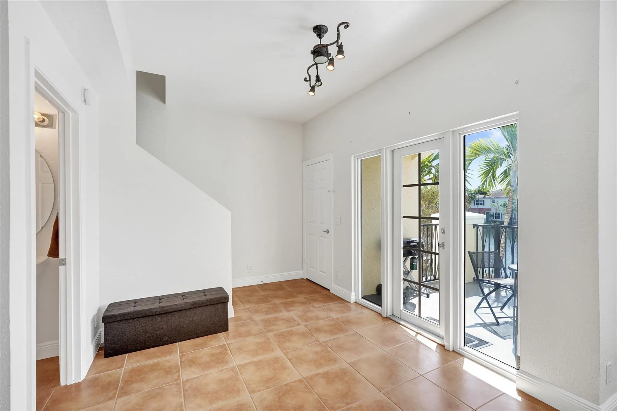 228 SW 6th Ct