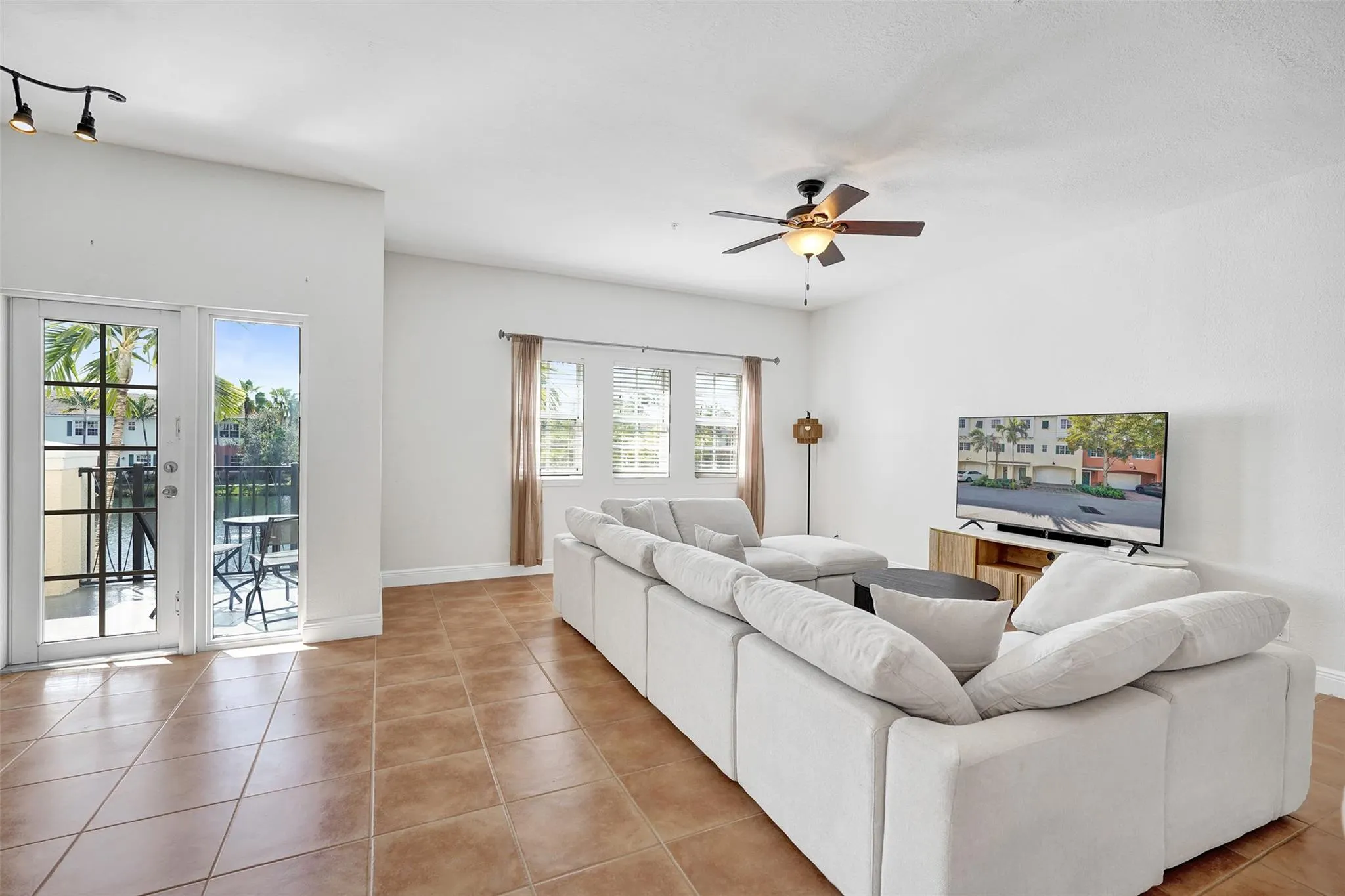 228 SW 6th Ct