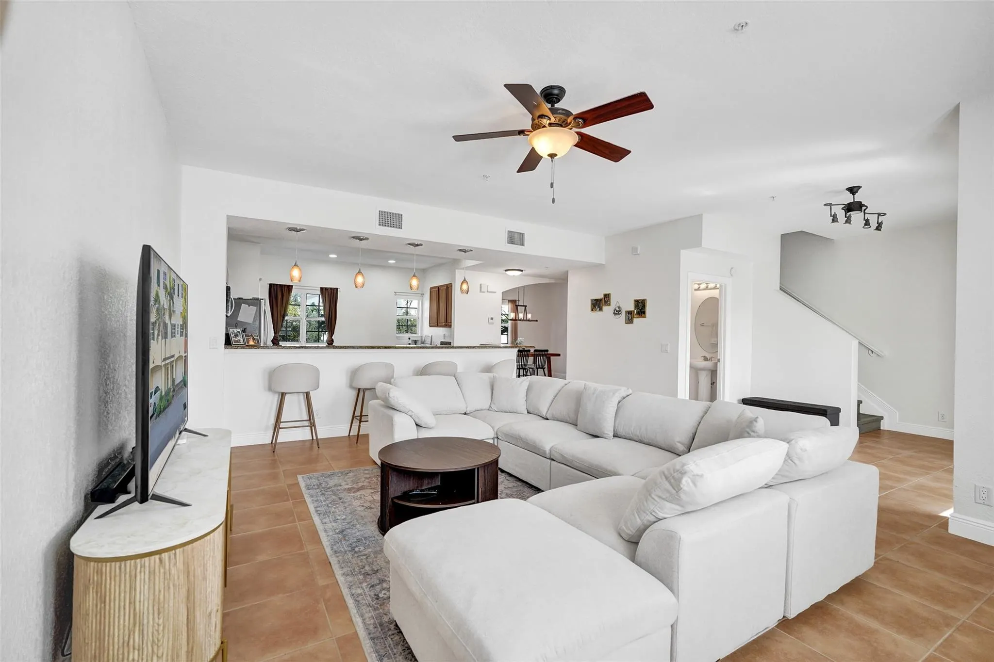 228 SW 6th Ct