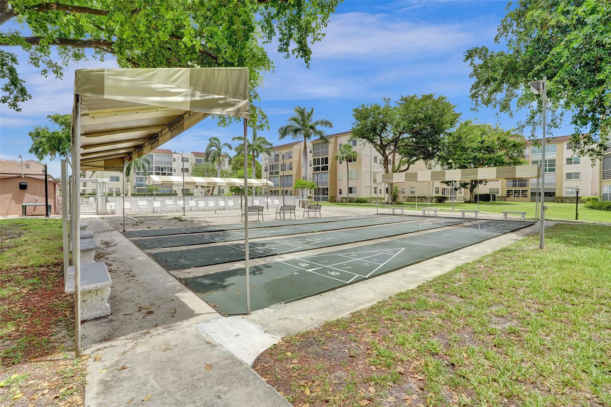 2801 Somerset Dr, #101