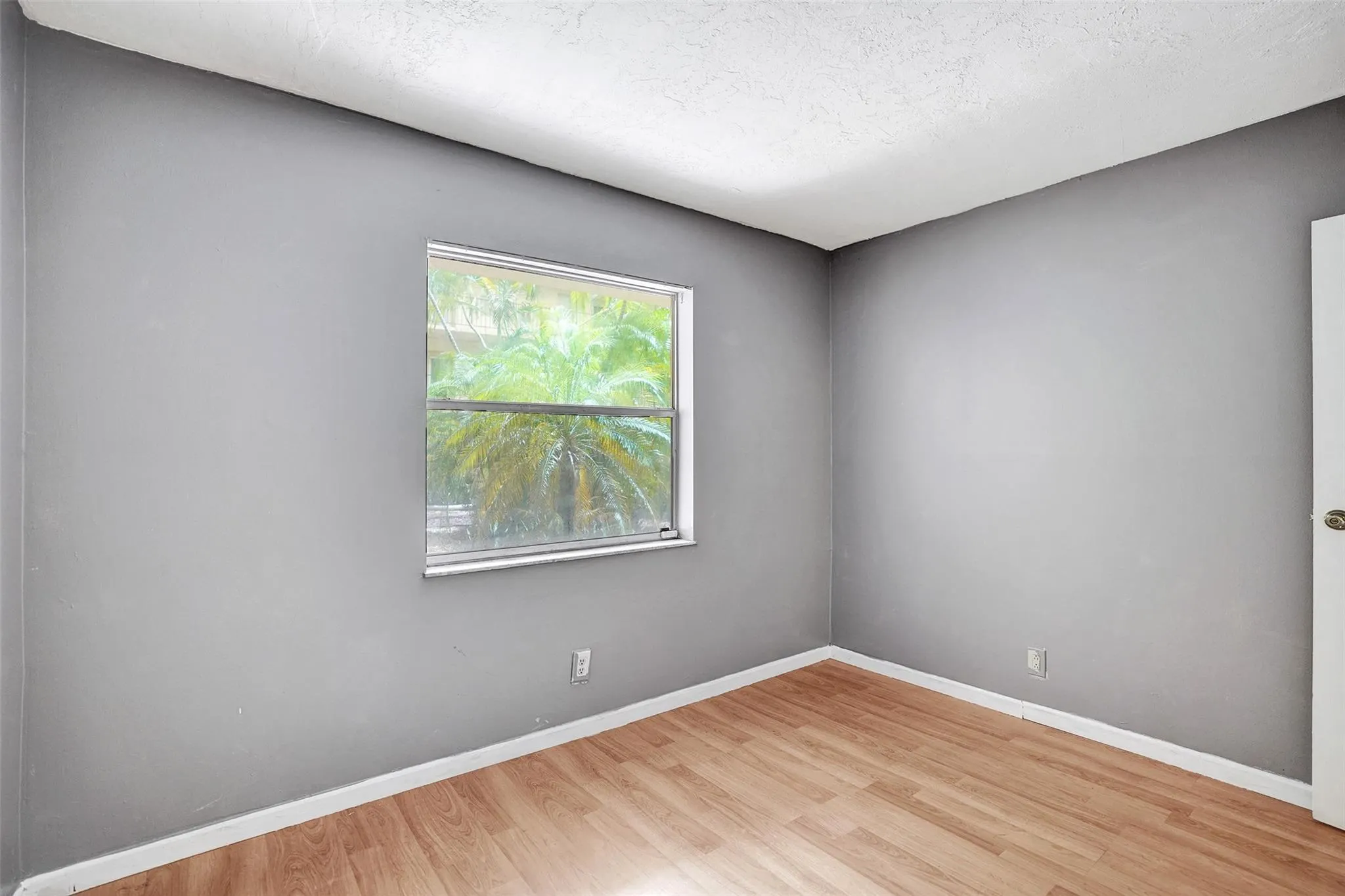 2801 Somerset Dr, #101