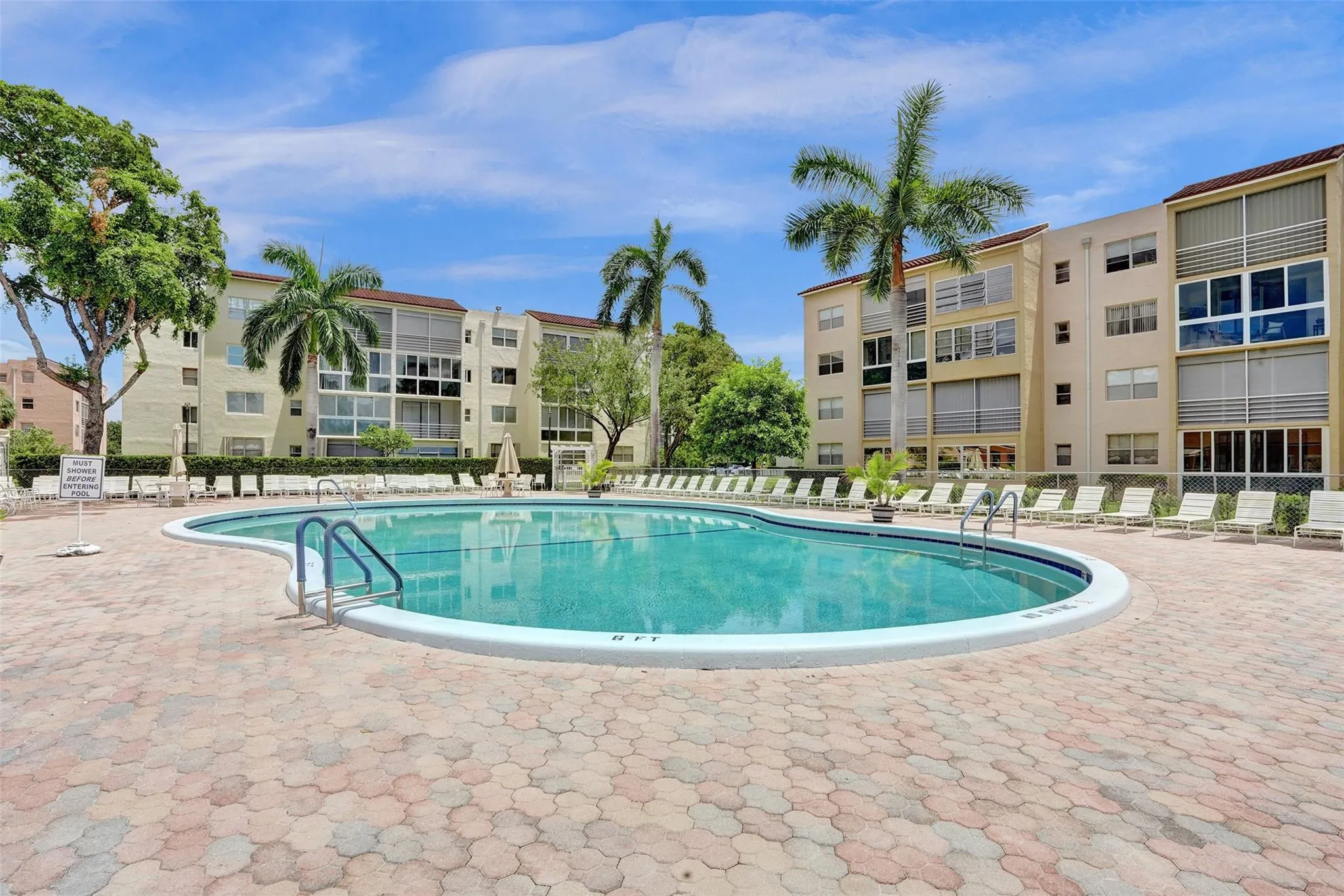2801 Somerset Dr, #101