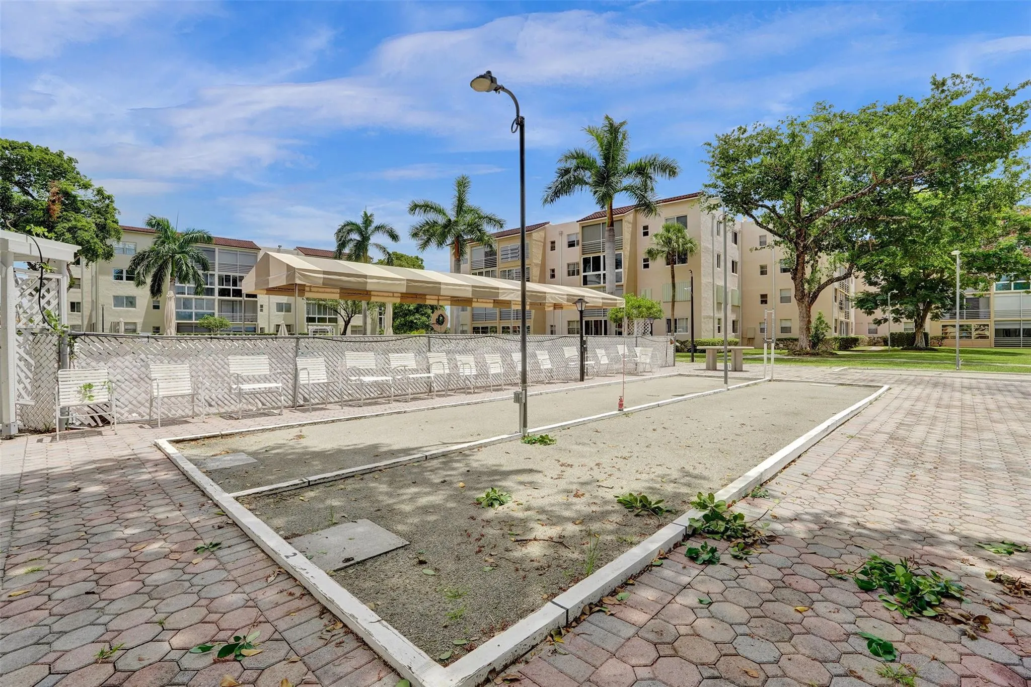 2801 Somerset Dr, #101