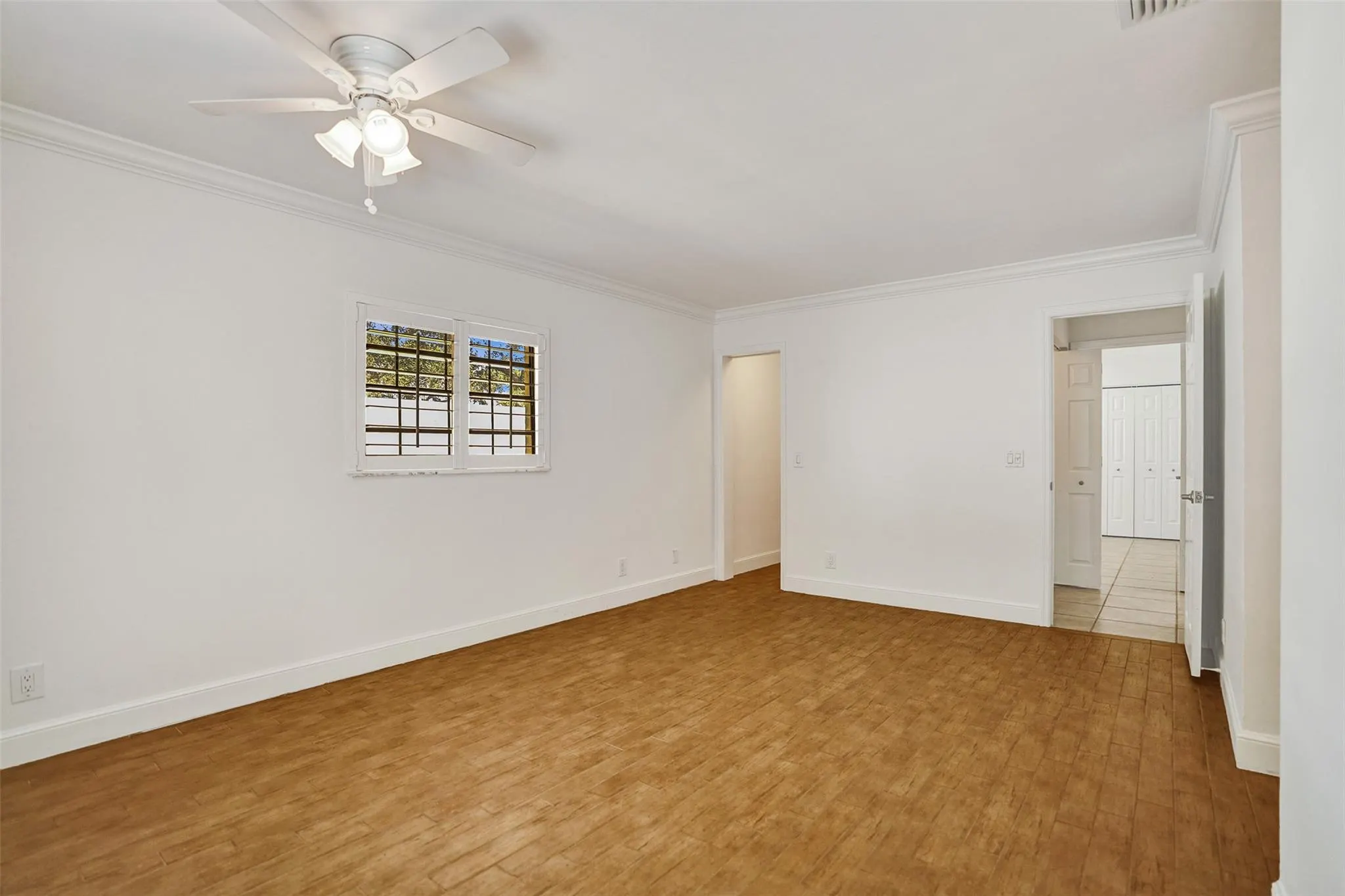 3578 Commodore Cir