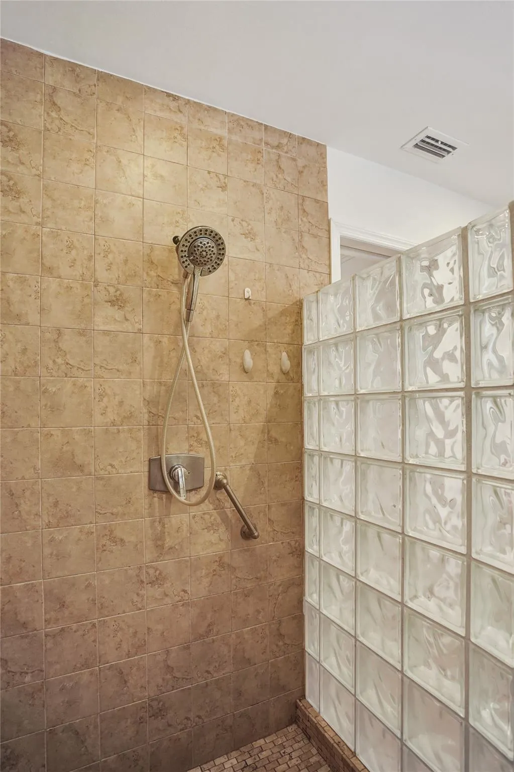 3578 Commodore Cir