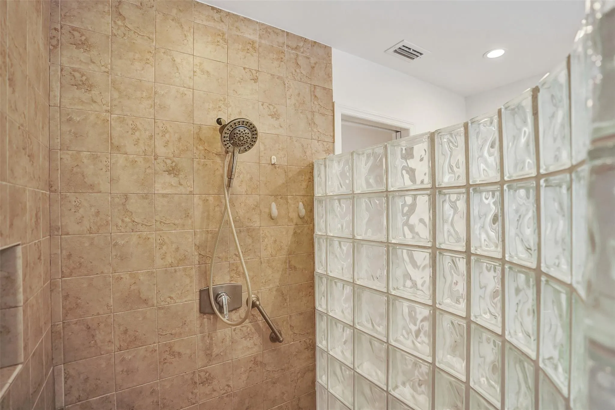 3578 Commodore Cir