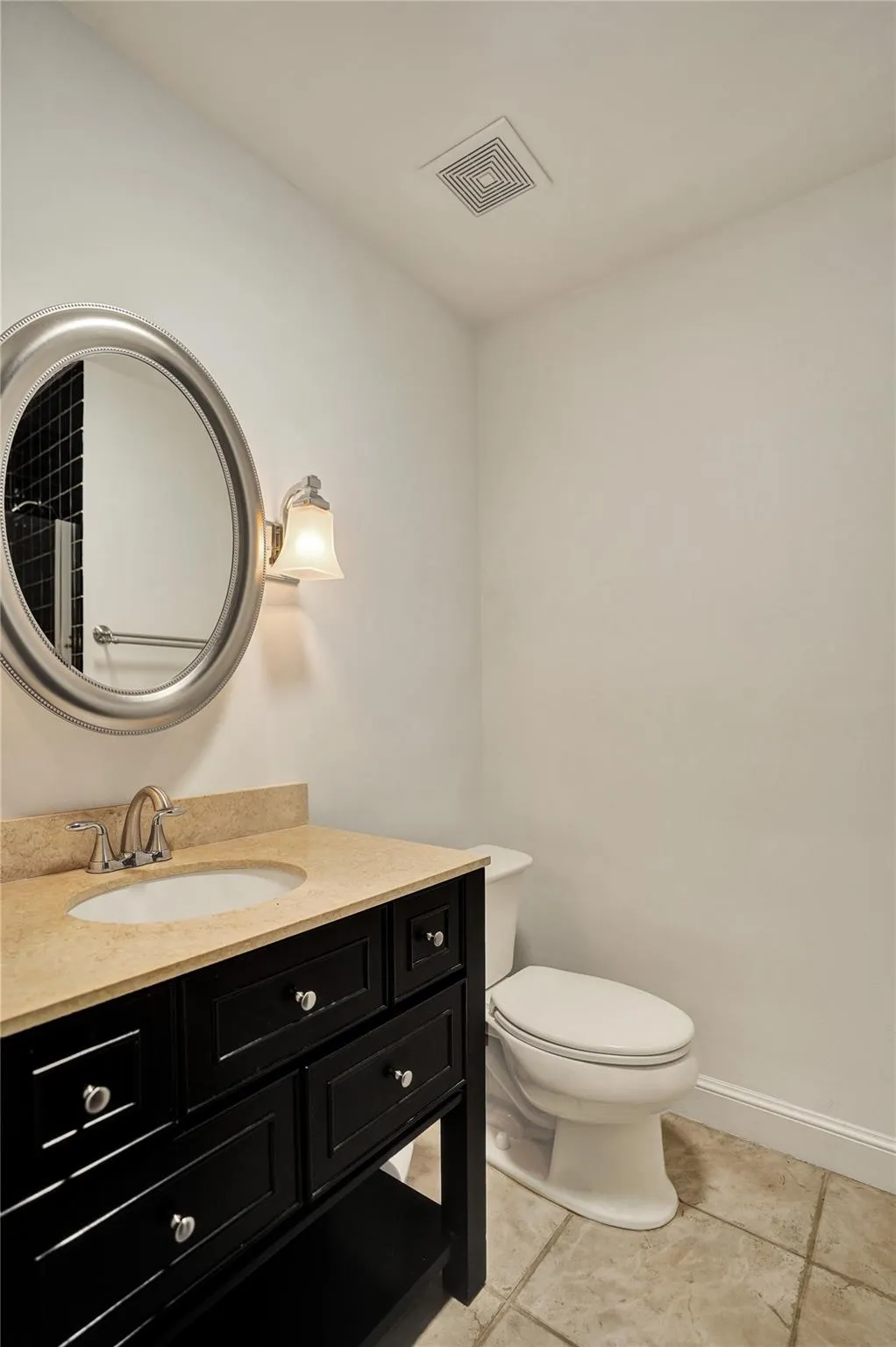 3578 Commodore Cir