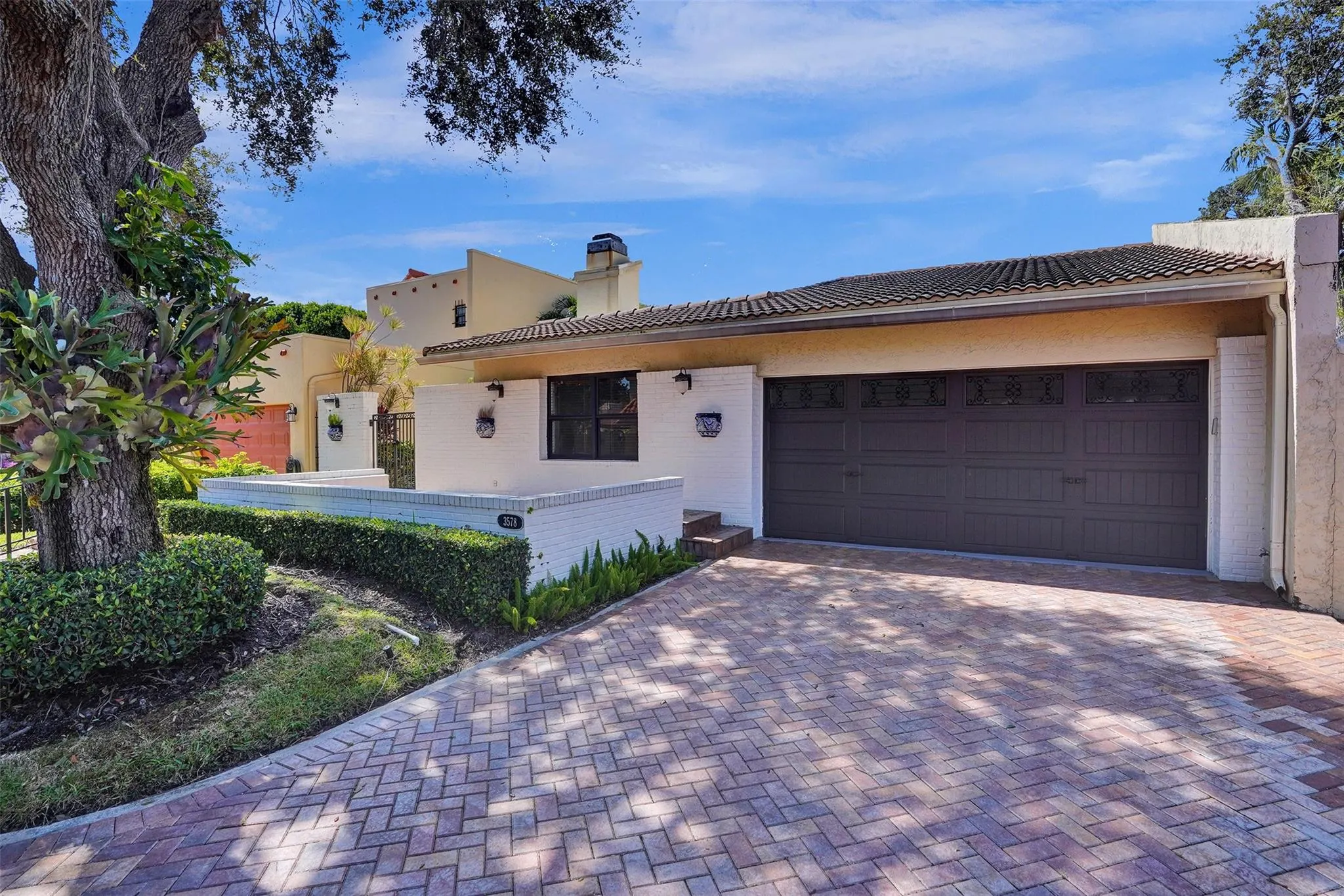 3578 Commodore Cir