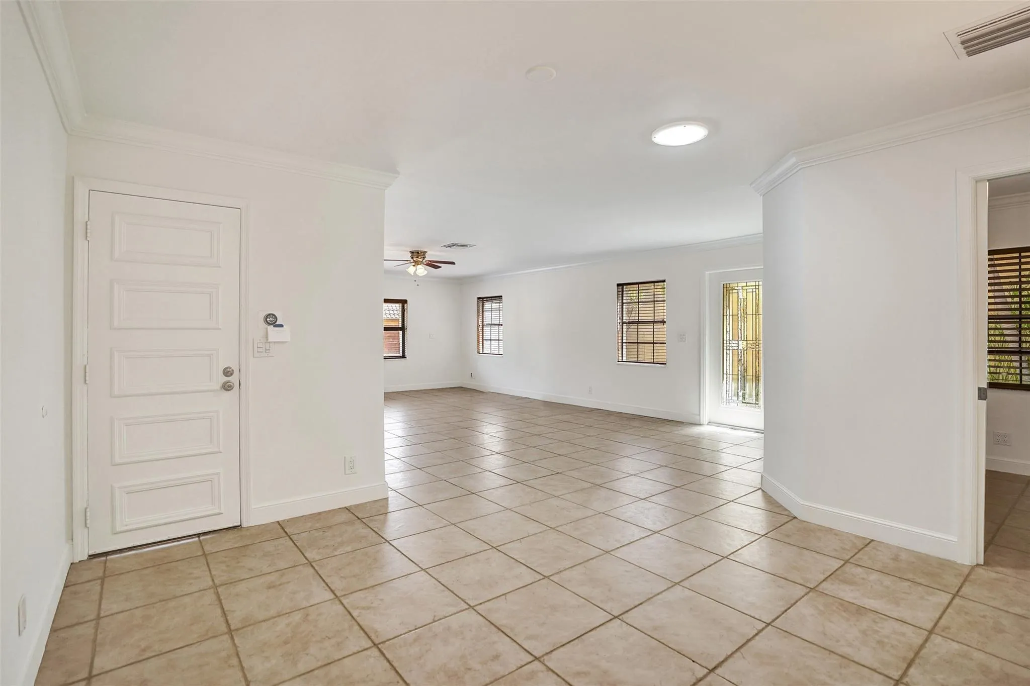 3578 Commodore Cir