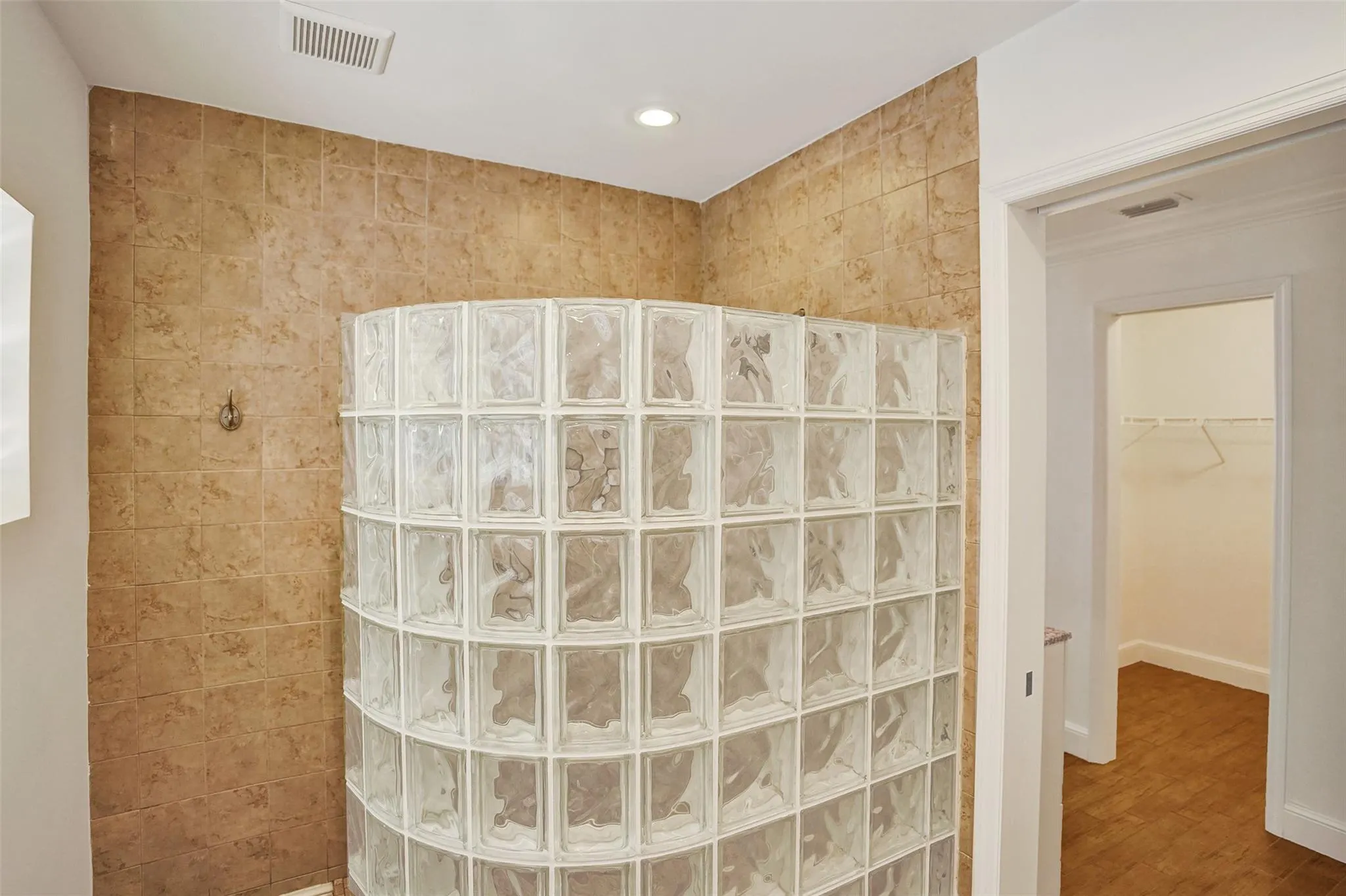 3578 Commodore Cir
