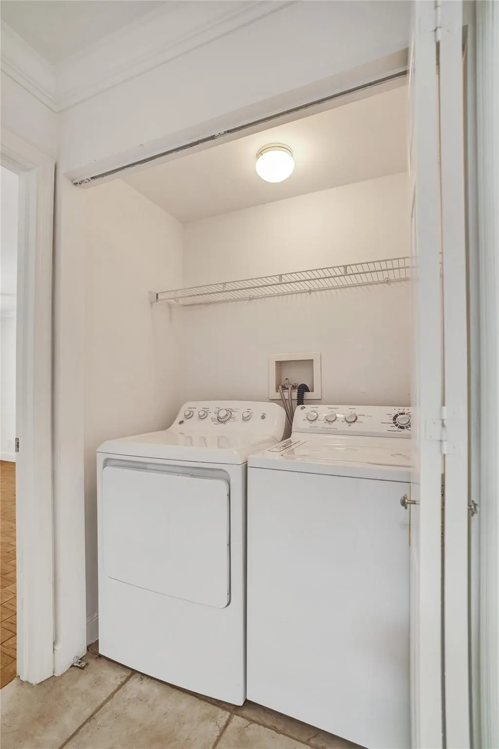 3578 Commodore Cir