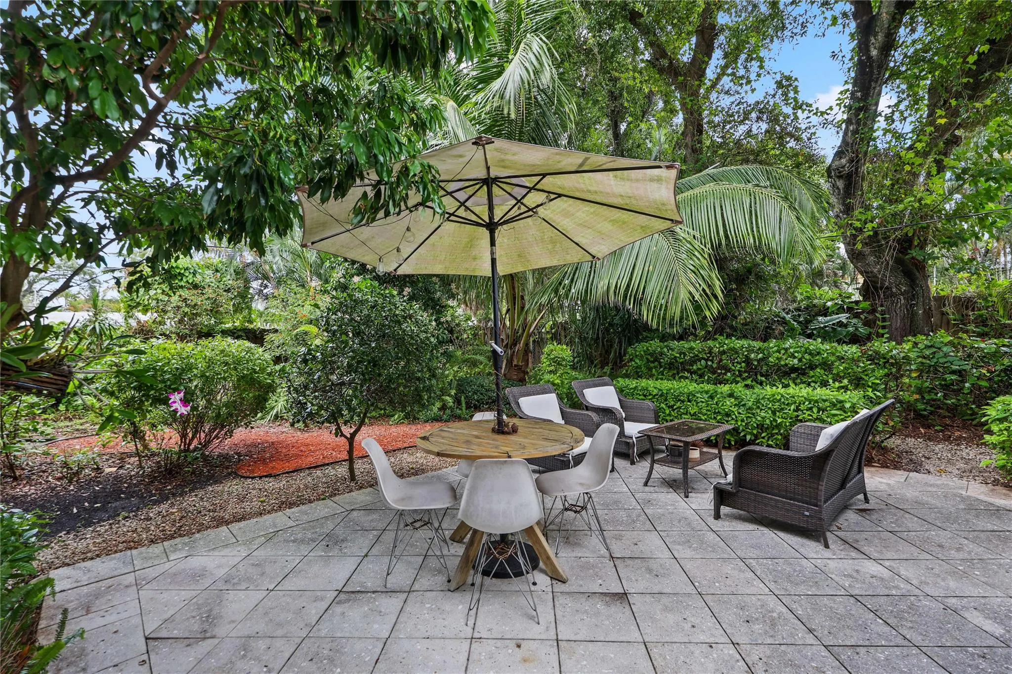 421 SW 12th Ct