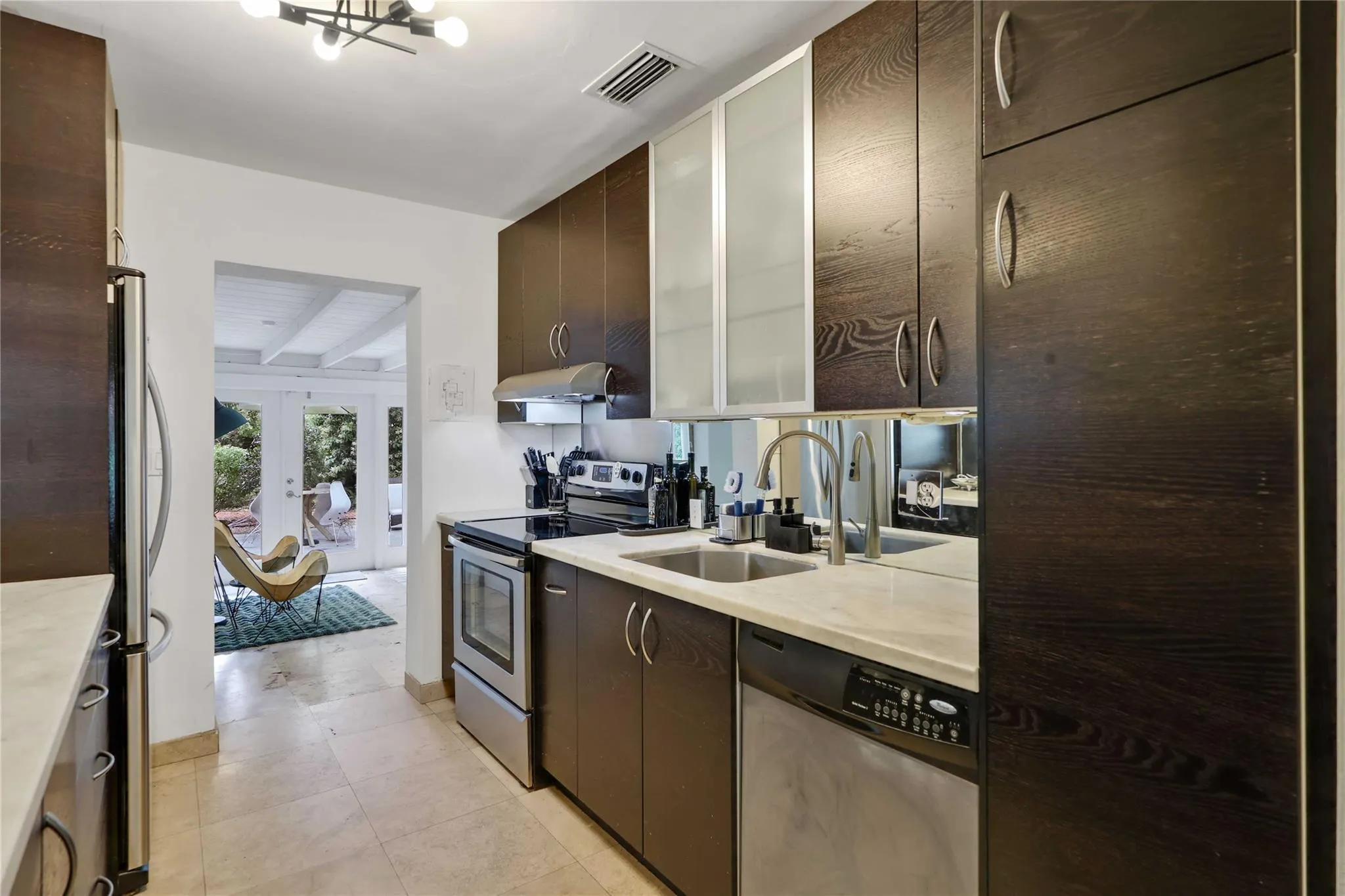 421 SW 12th Ct
