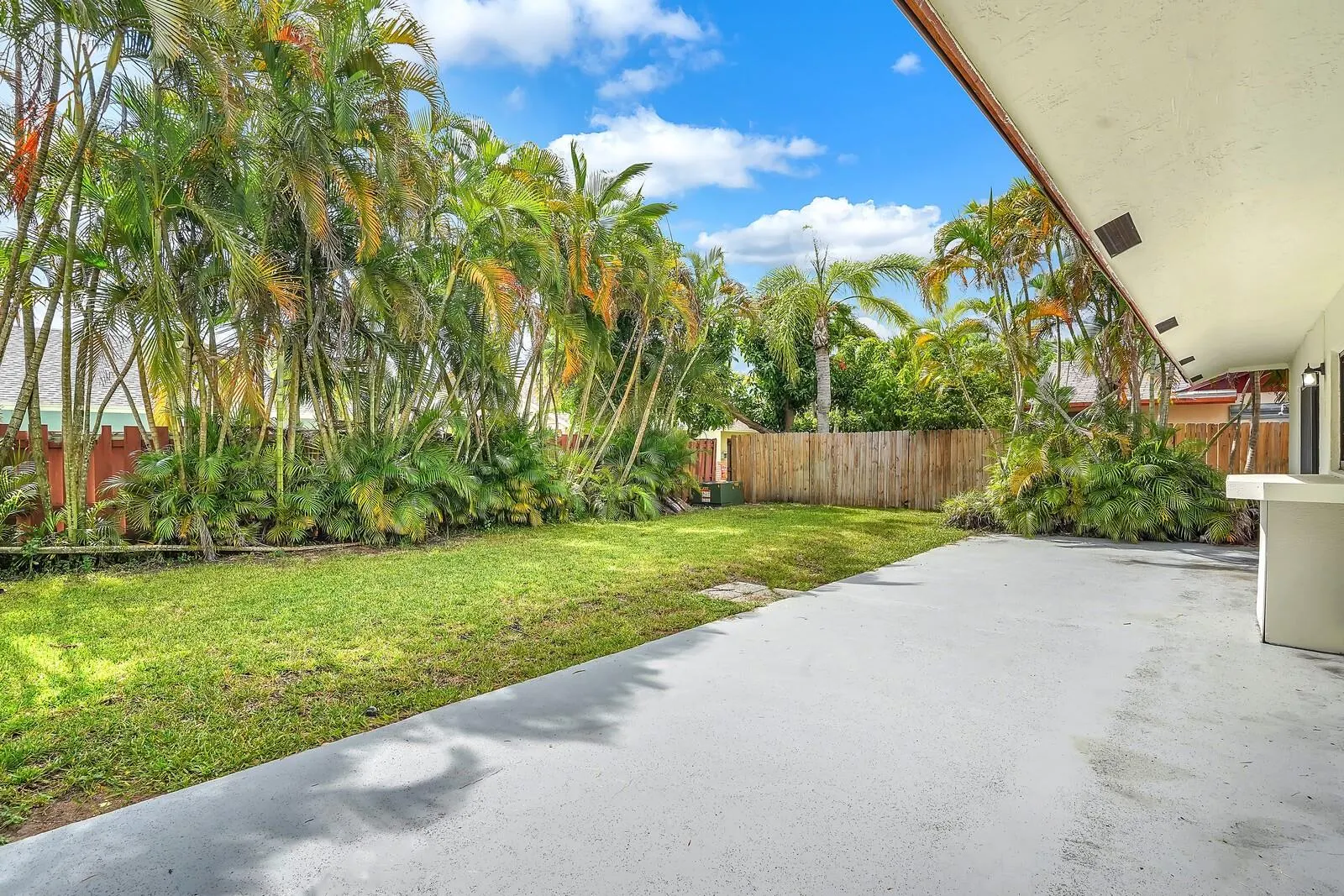 8330 NW 52nd Ct