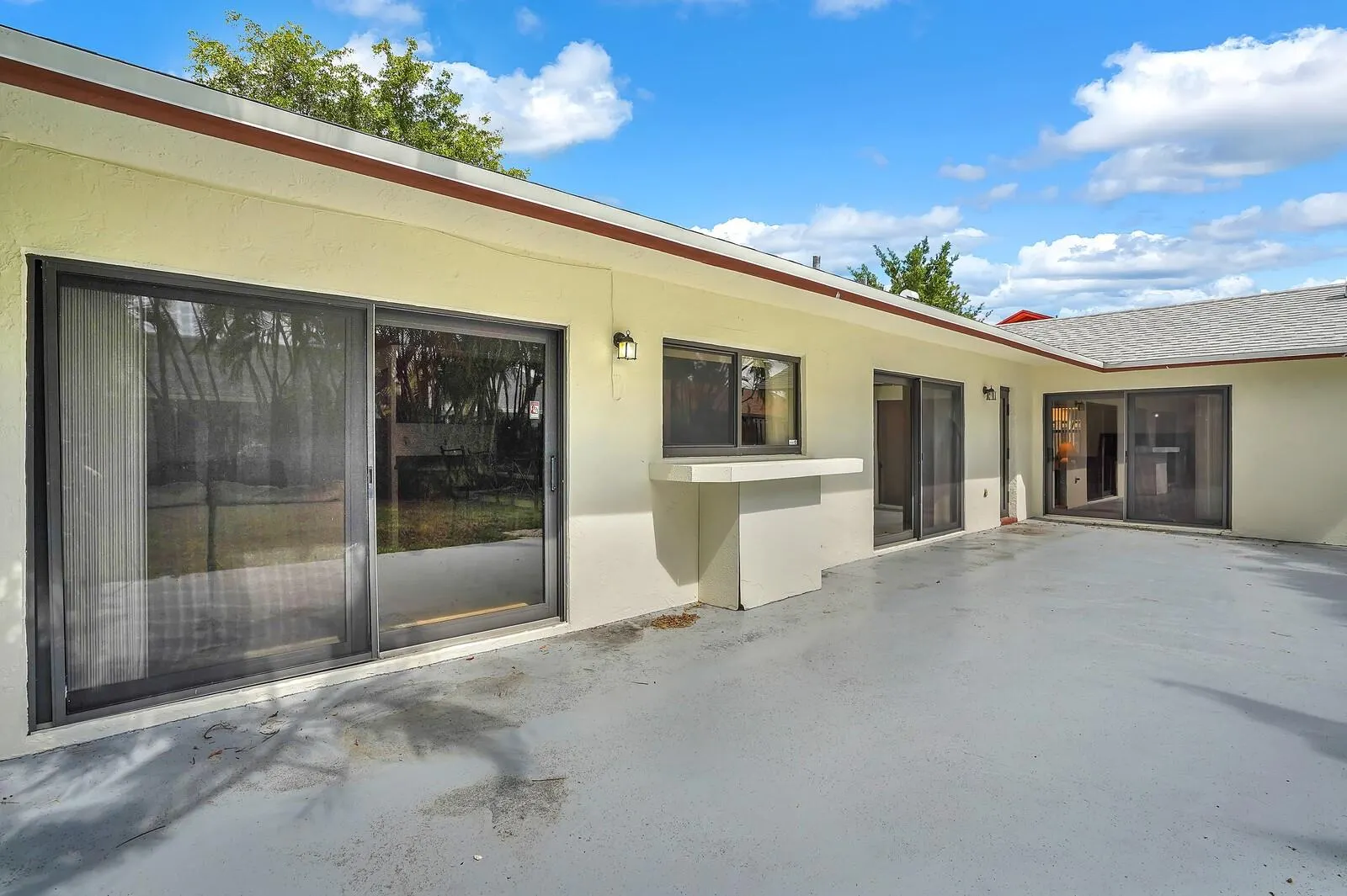 8330 NW 52nd Ct