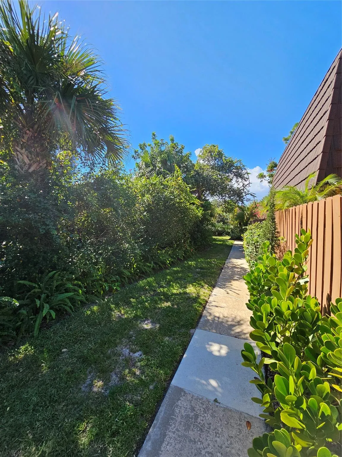 5748 SE Riverboat Dr