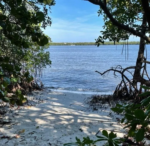 5748 SE Riverboat Dr