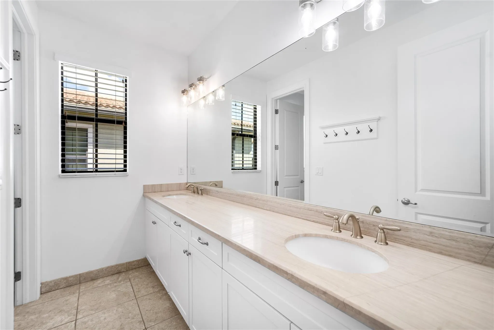 11315 E Watercrest Cir