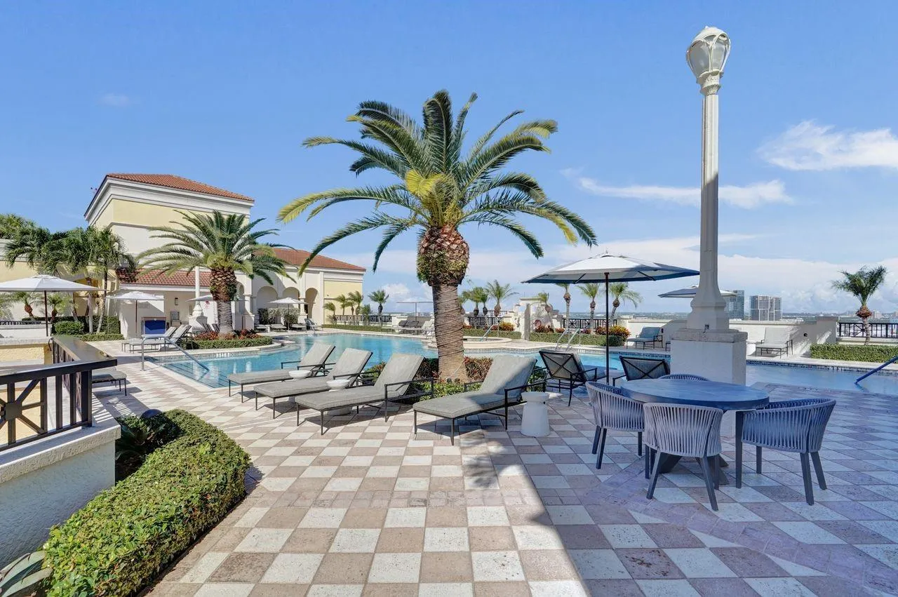 701 S Olive Avenue, #1214