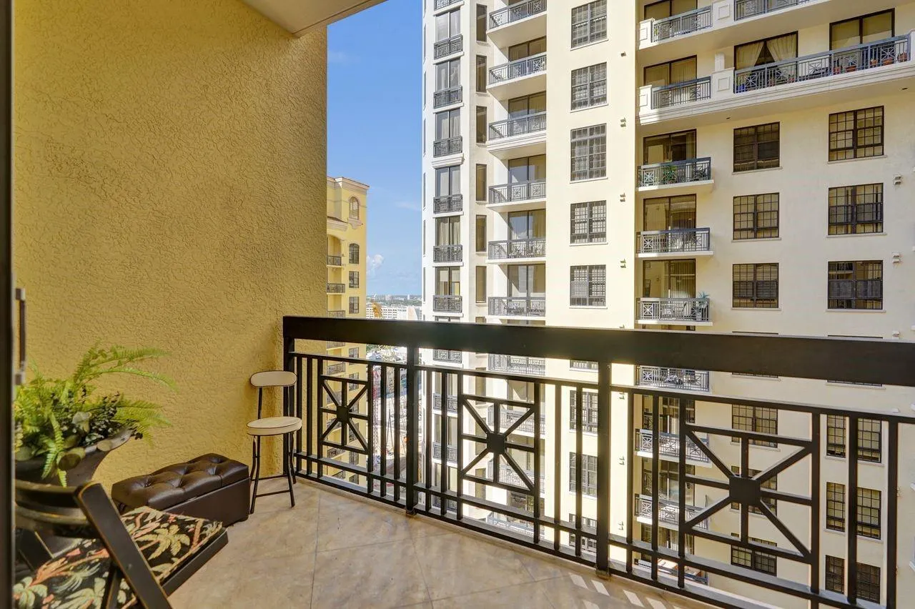 701 S Olive Avenue, #1214