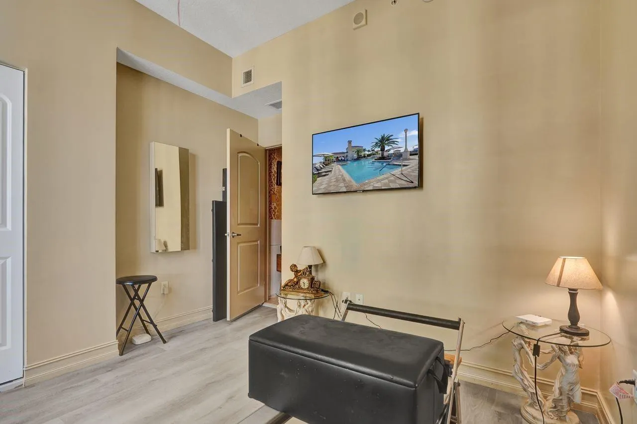 701 S Olive Avenue, #1214