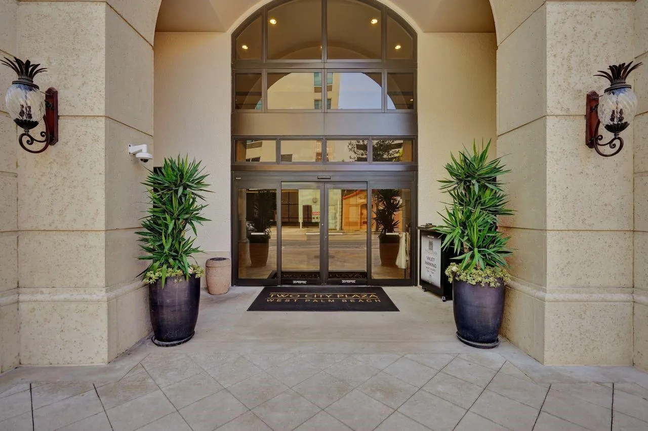 701 S Olive Avenue, #1214