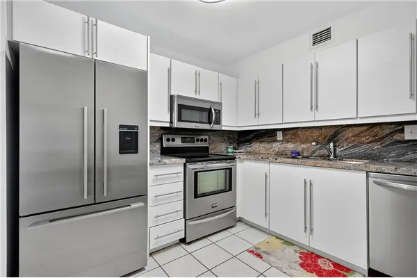 18151 NE 31st Ct, #1709