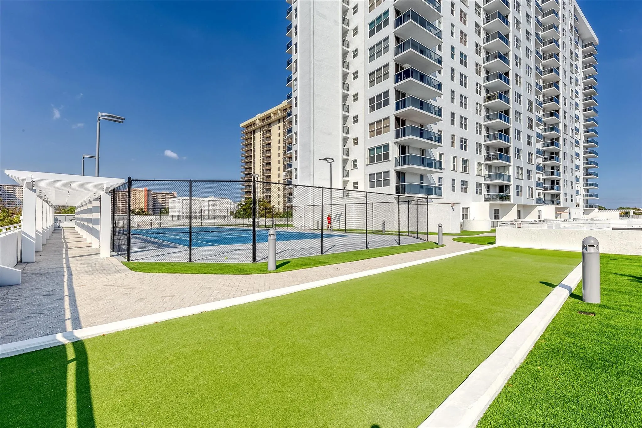 3015 N Ocean Blvd., #15F