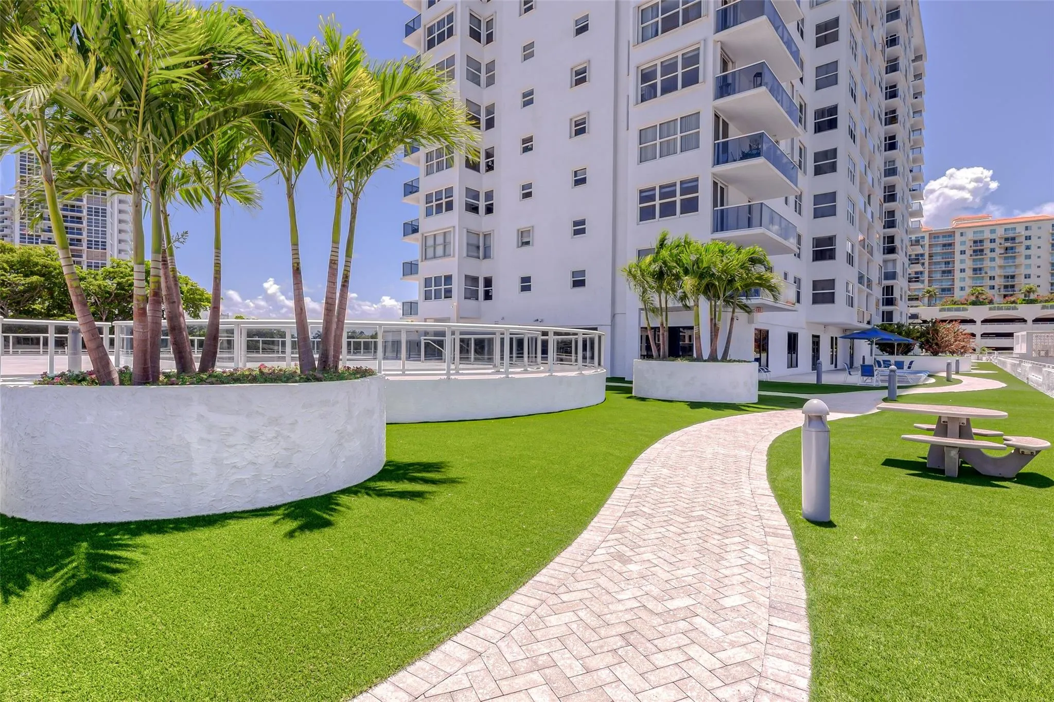 3015 N Ocean Blvd., #15F