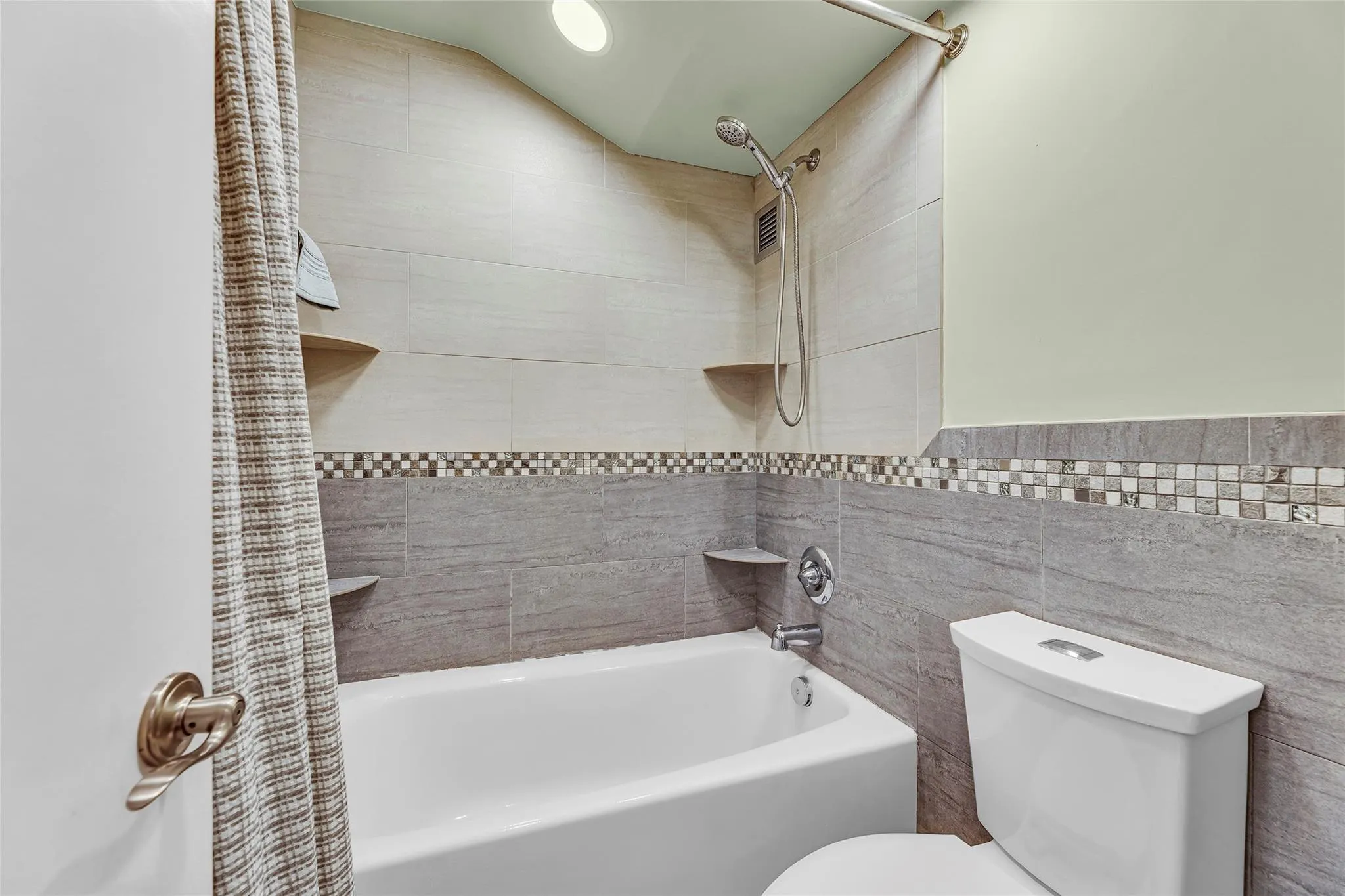 3015 N Ocean Blvd., #15F