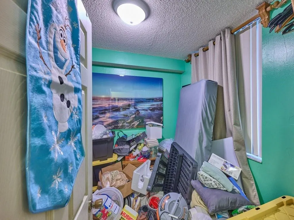 3253 Riverside Dr, #D-301