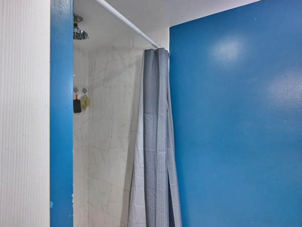 3253 Riverside Dr, #D-301