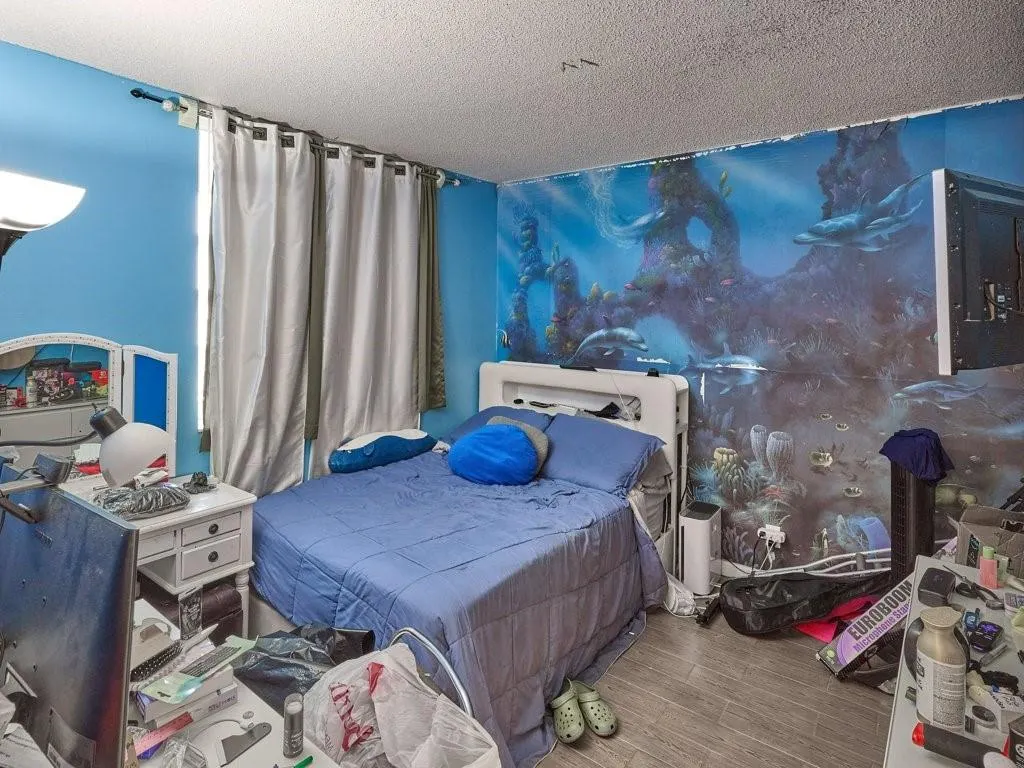 3253 Riverside Dr, #D-301