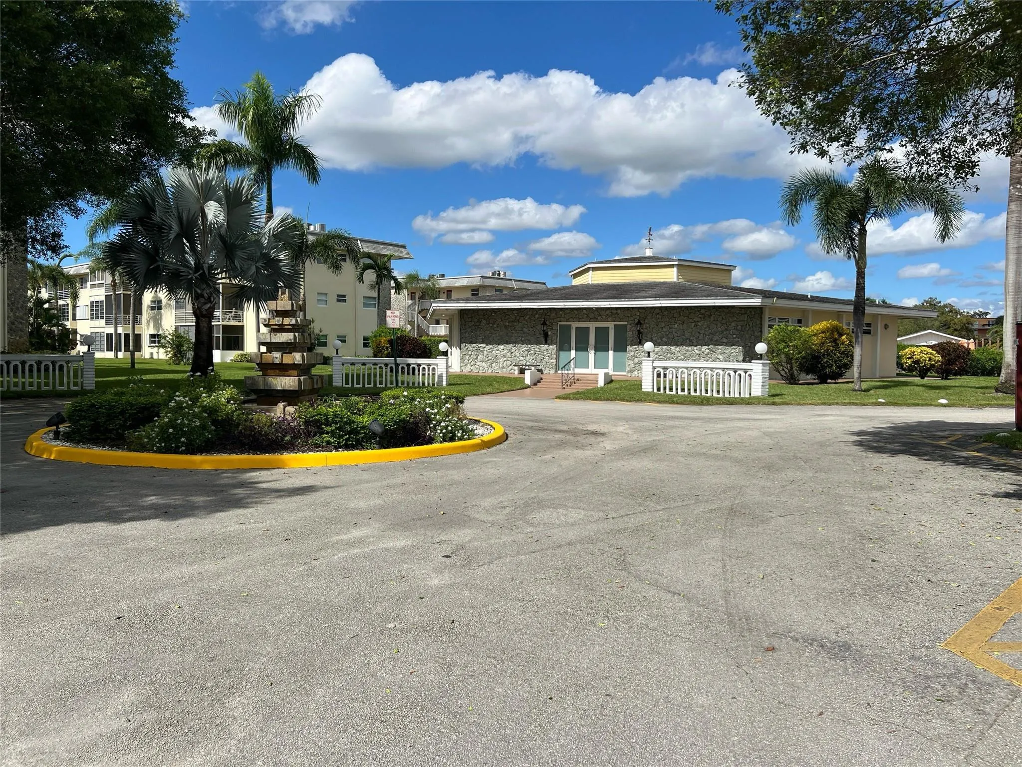 4299 NW 16th St, #306