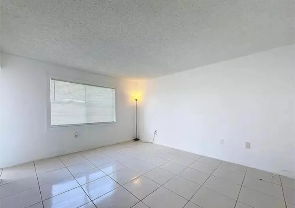 4304 NW 9th Ave, #2-3C