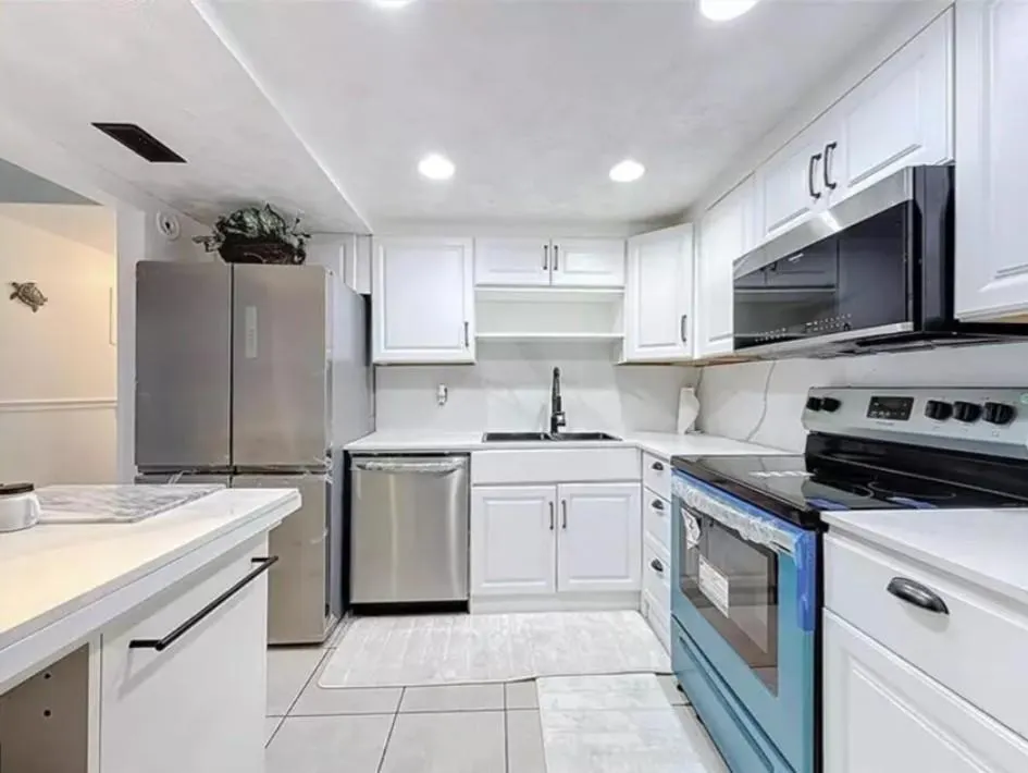 4304 NW 9th Ave, #2-3C