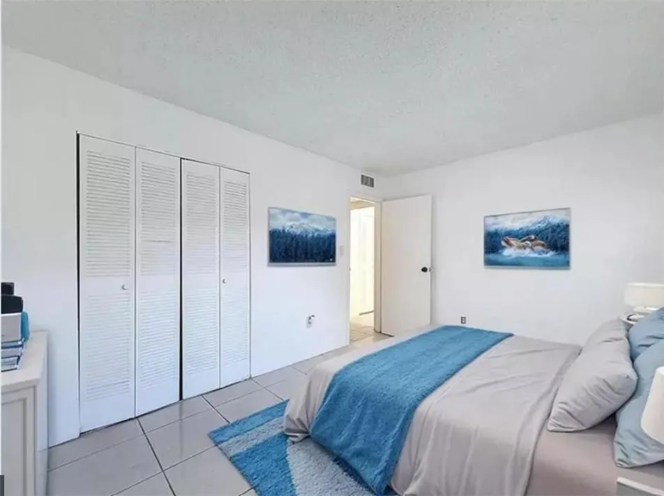 4304 NW 9th Ave, #2-3C