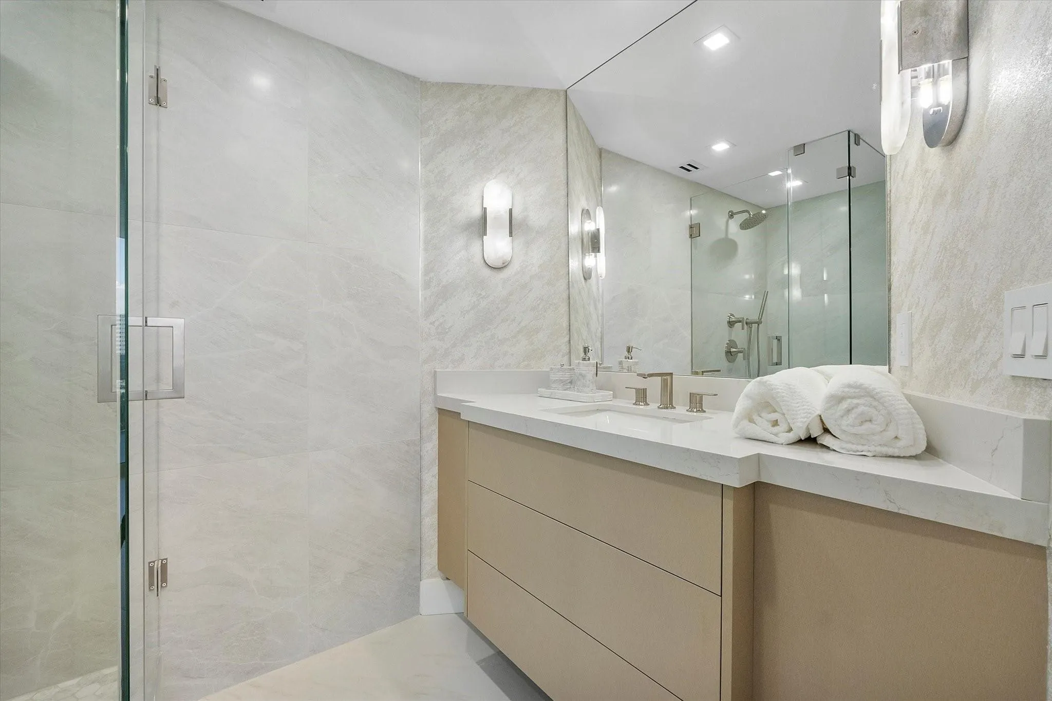 3100 N Ocean Blvd, #704